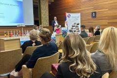 IMG-f16882436845bc6500db6ca8d636ff39-V